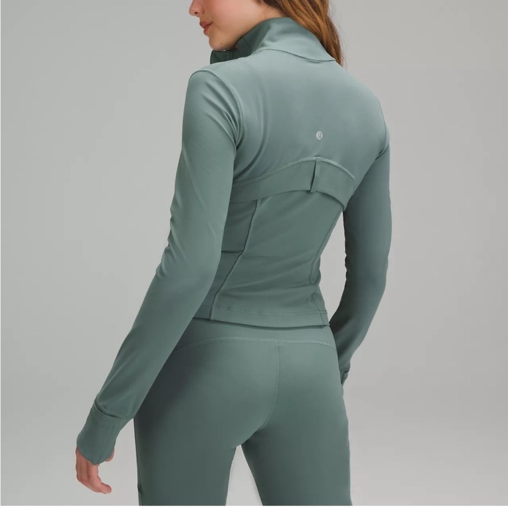 LuLuLemon Nulu Cropped Define Jacket in Medium Forest